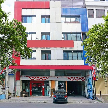 נקסר Collection O Losari Near Pantai Losari Formerly Hotel Grand Populer מראה חיצוני תמונה