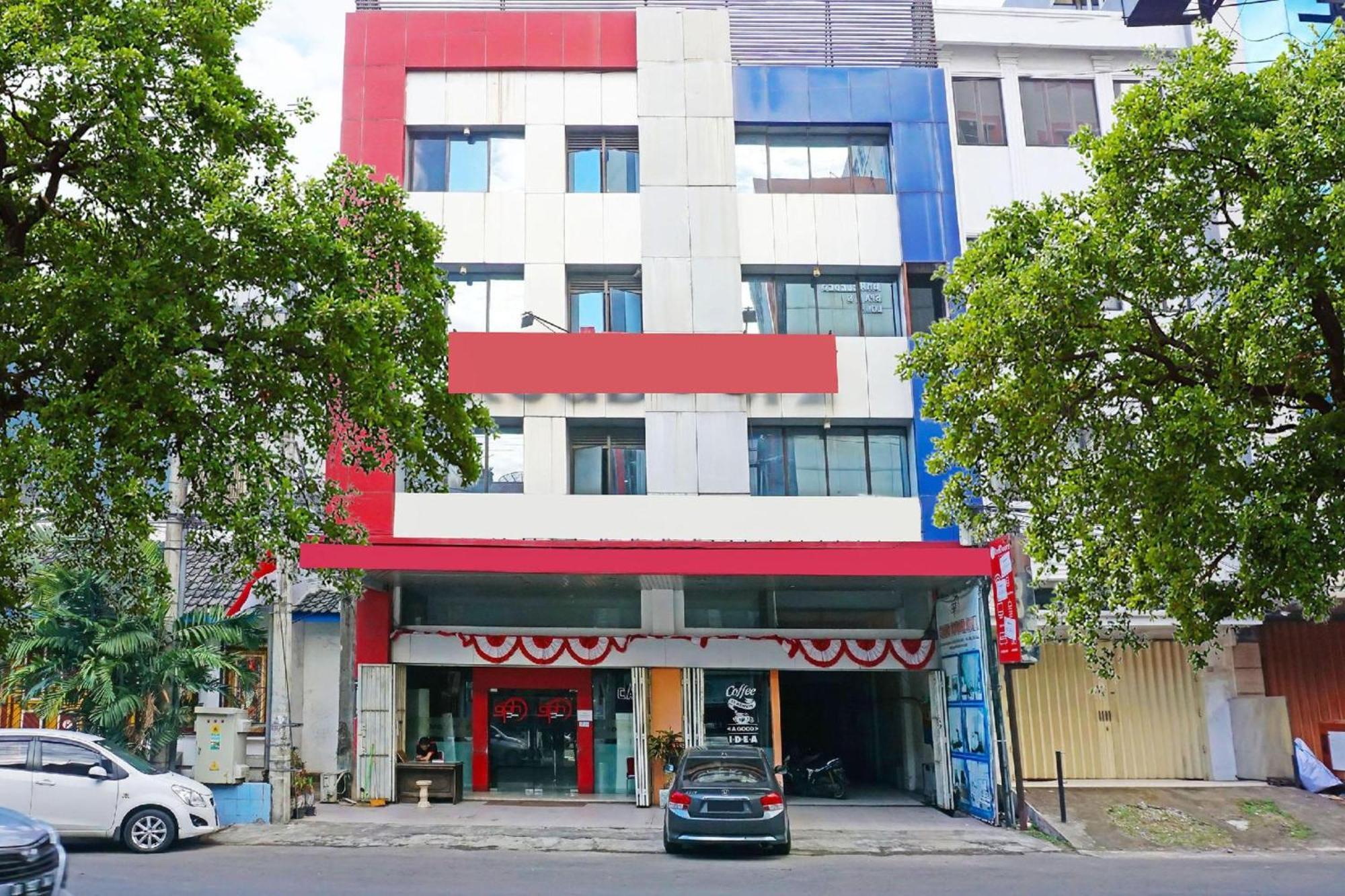 נקסר Collection O Losari Near Pantai Losari Formerly Hotel Grand Populer מראה חיצוני תמונה