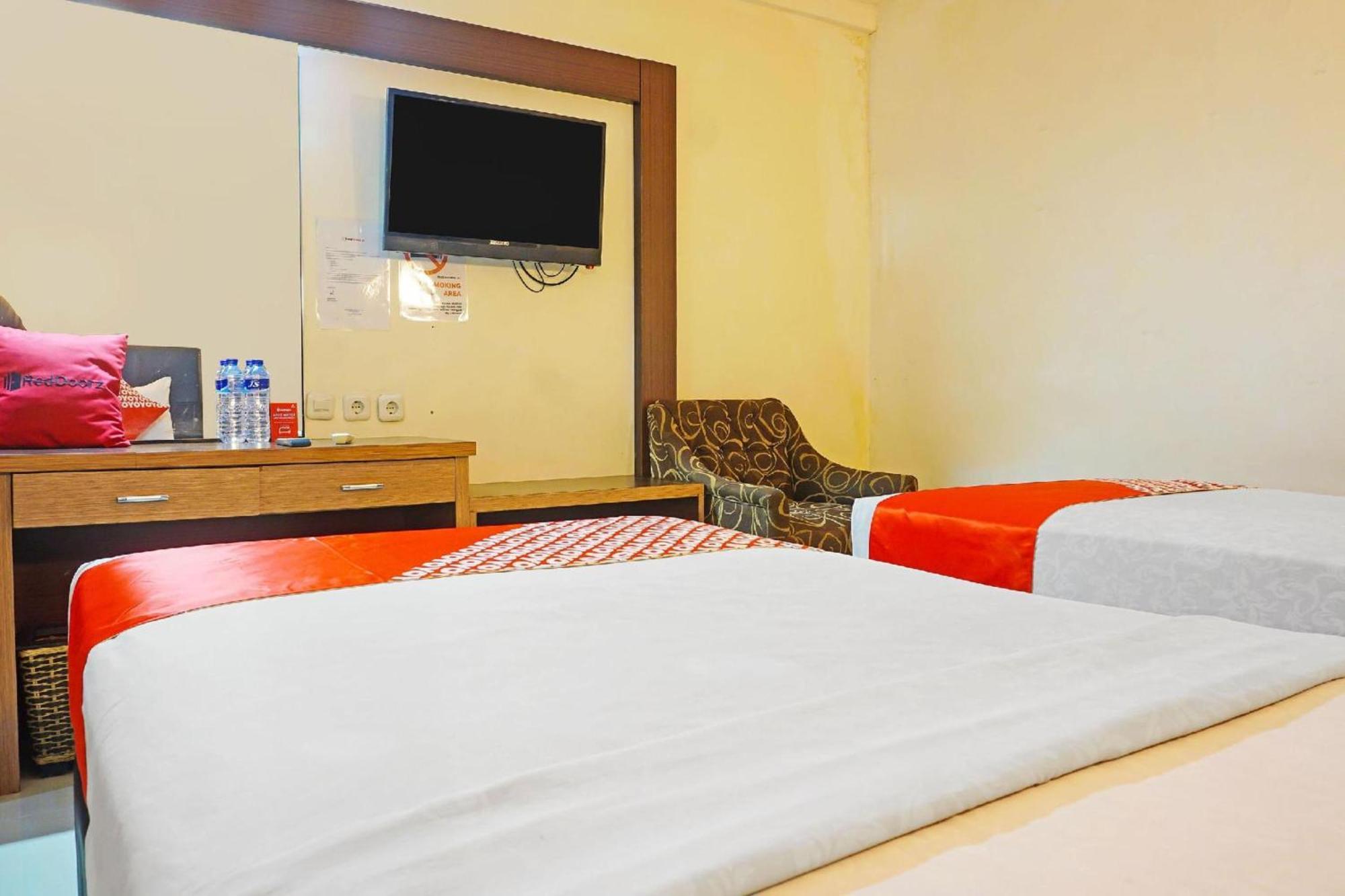 נקסר Collection O Losari Near Pantai Losari Formerly Hotel Grand Populer מראה חיצוני תמונה
