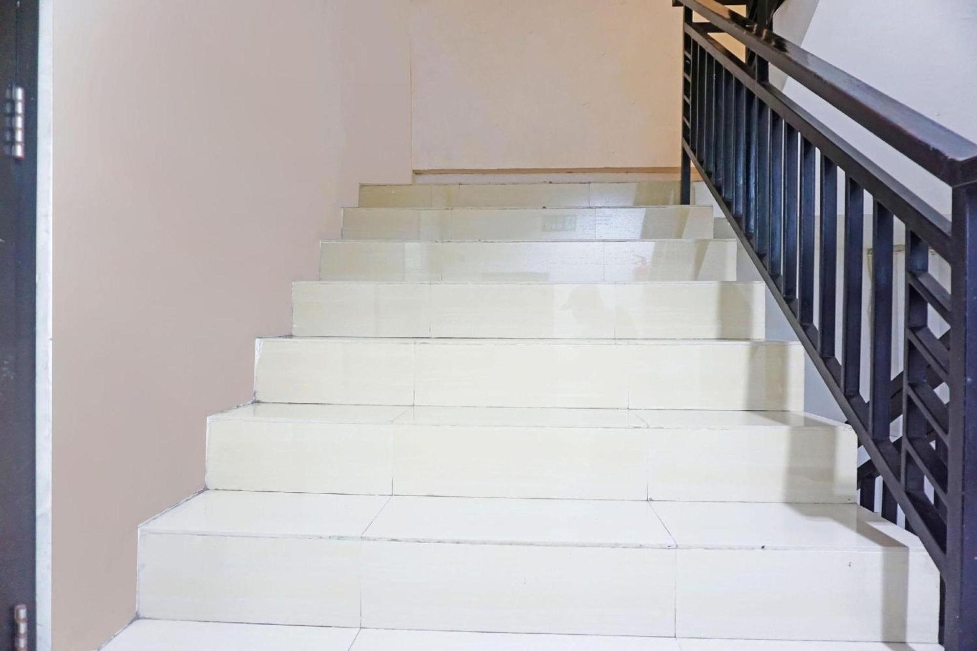 נקסר Collection O Losari Near Pantai Losari Formerly Hotel Grand Populer מראה חיצוני תמונה
