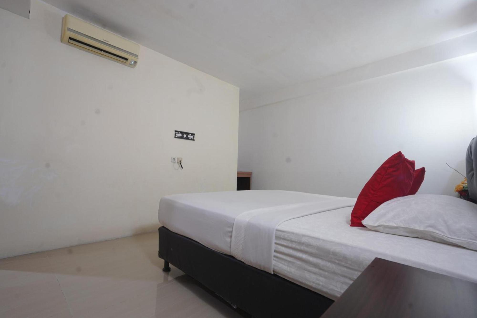 נקסר Collection O Losari Near Pantai Losari Formerly Hotel Grand Populer מראה חיצוני תמונה