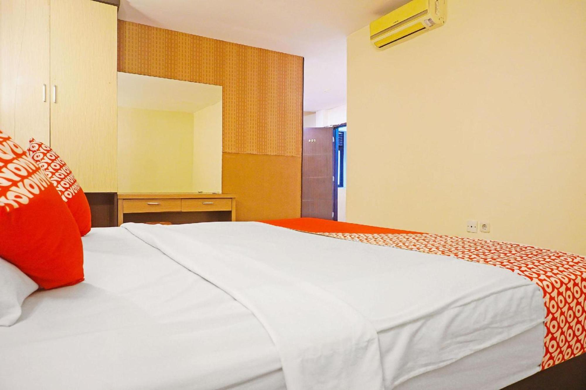 נקסר Collection O Losari Near Pantai Losari Formerly Hotel Grand Populer מראה חיצוני תמונה